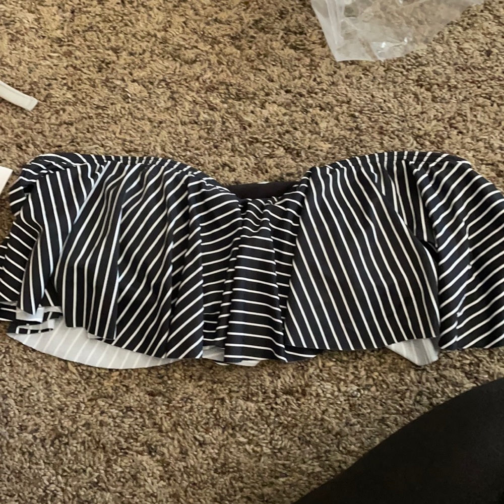Women’s strapless O’Neill bikini top size small
